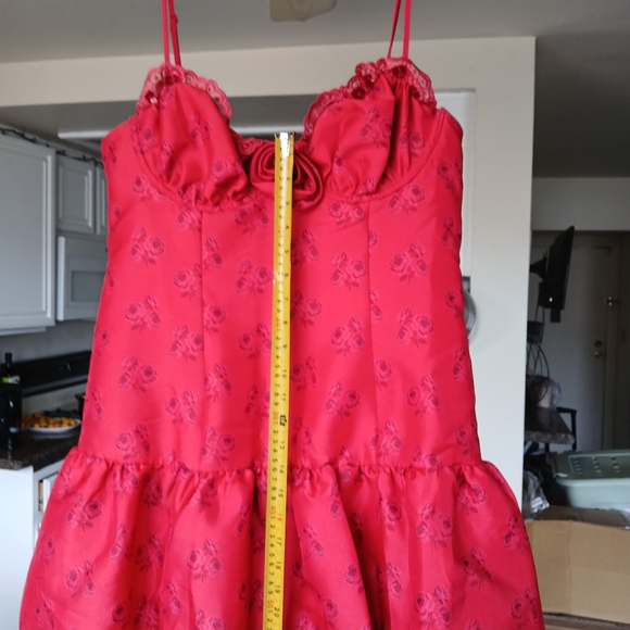 Elegant Red Lace Trimmed Nightgown - Picture 9 of 9